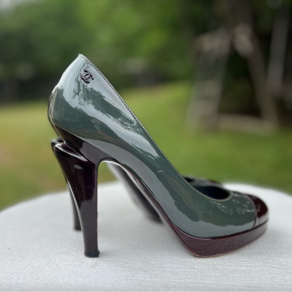 💋 Pre-Loved Chanel Patent Platform Heels Size 38.5